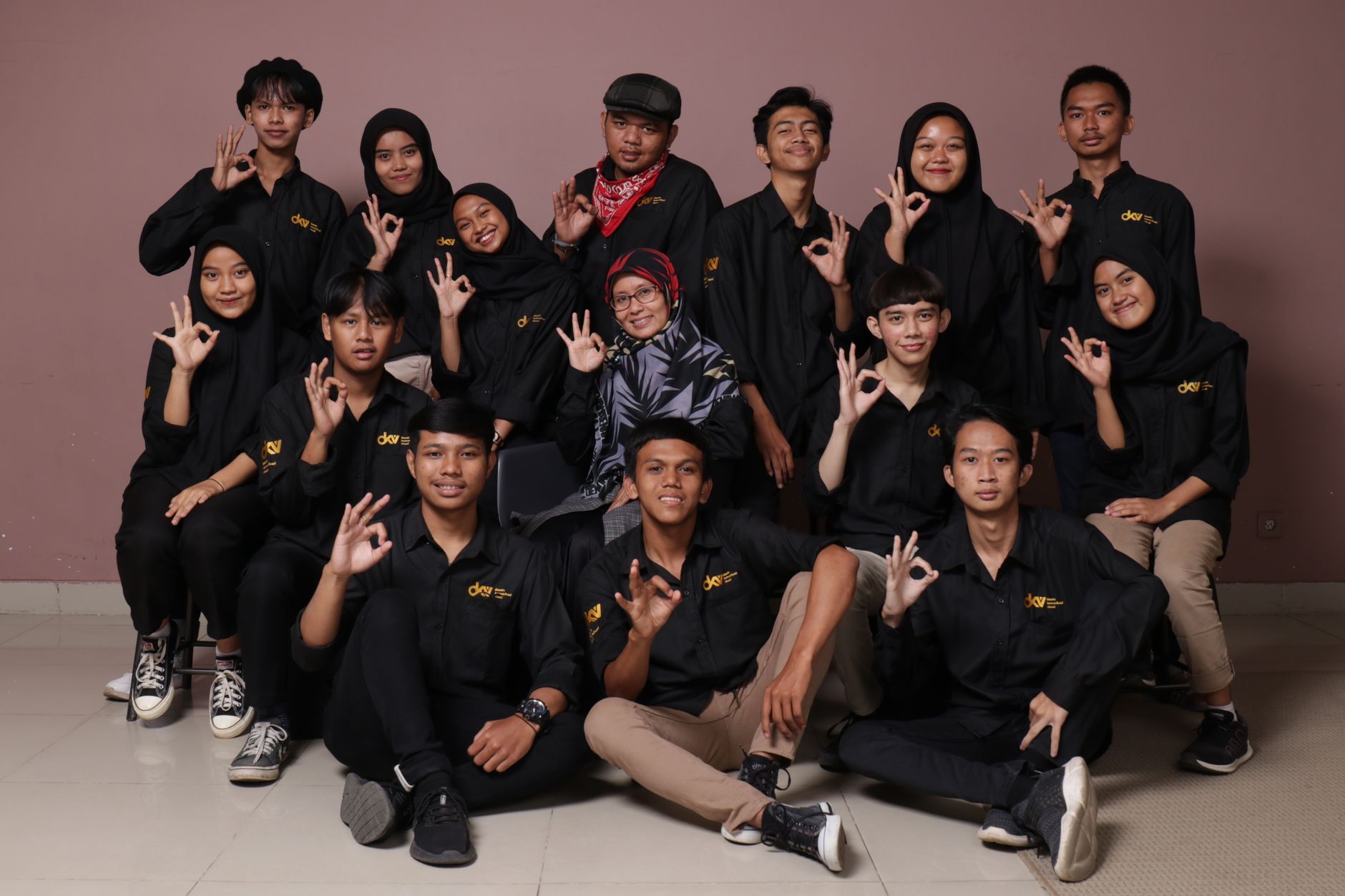 Konsultan pendidikan membantu mencari sekolah terbaik